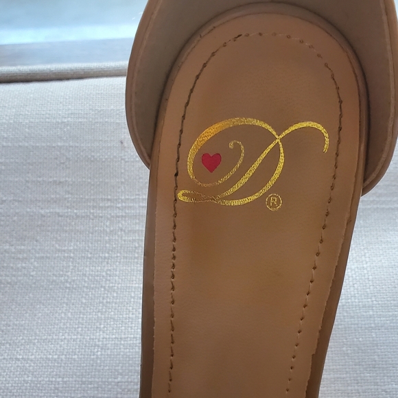 Patent Beige Heels - Picture 6 of 9